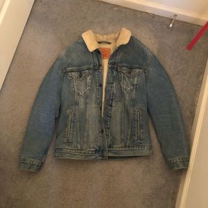 Vintage Levi's Sherpa Denim jacket!
